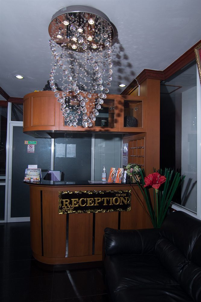 Sky Suites Бангкок Экстерьер фото